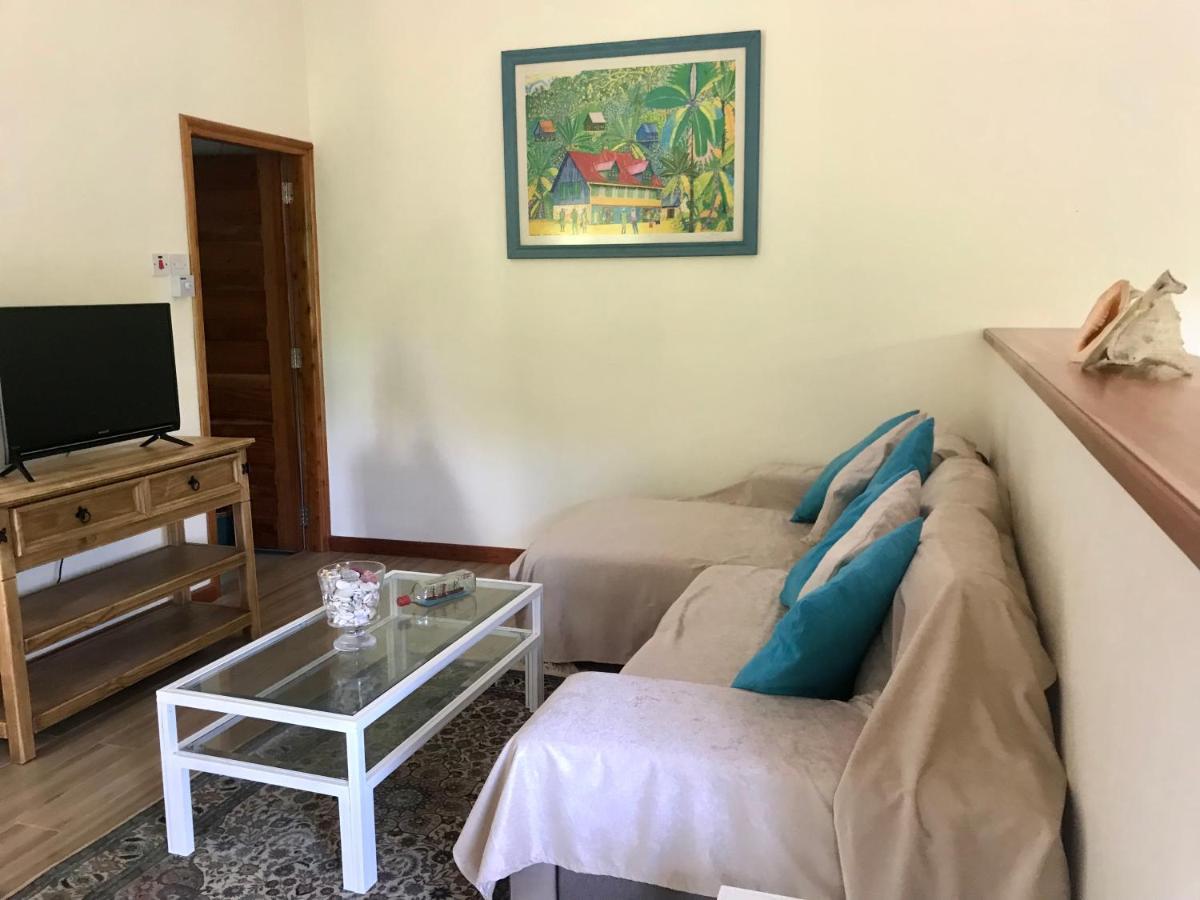 Rock And Palm Lodge Self Catering Appartment Baie Lazare  Ngoại thất bức ảnh